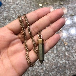 Kendra Scott necklace